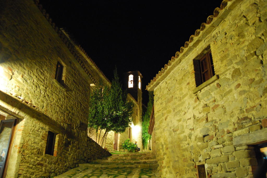 Borgo Di Carpiano Hotel Mengara Exterior photo